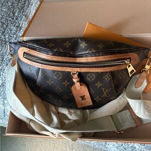 Louis Vuitton Brown and Tan Monogram Pouch Bum bag